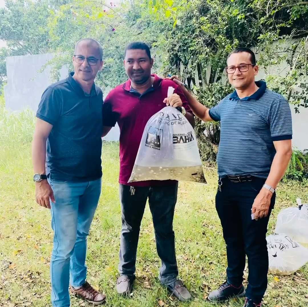 Camacã: Prefeitura entrega 30 mil alevinos da espécie Tambaqui e Tilápia para agricultores 

